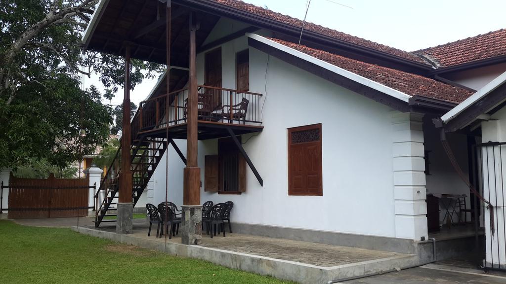 Villa Indrasiriya Ахангама Екстериор снимка